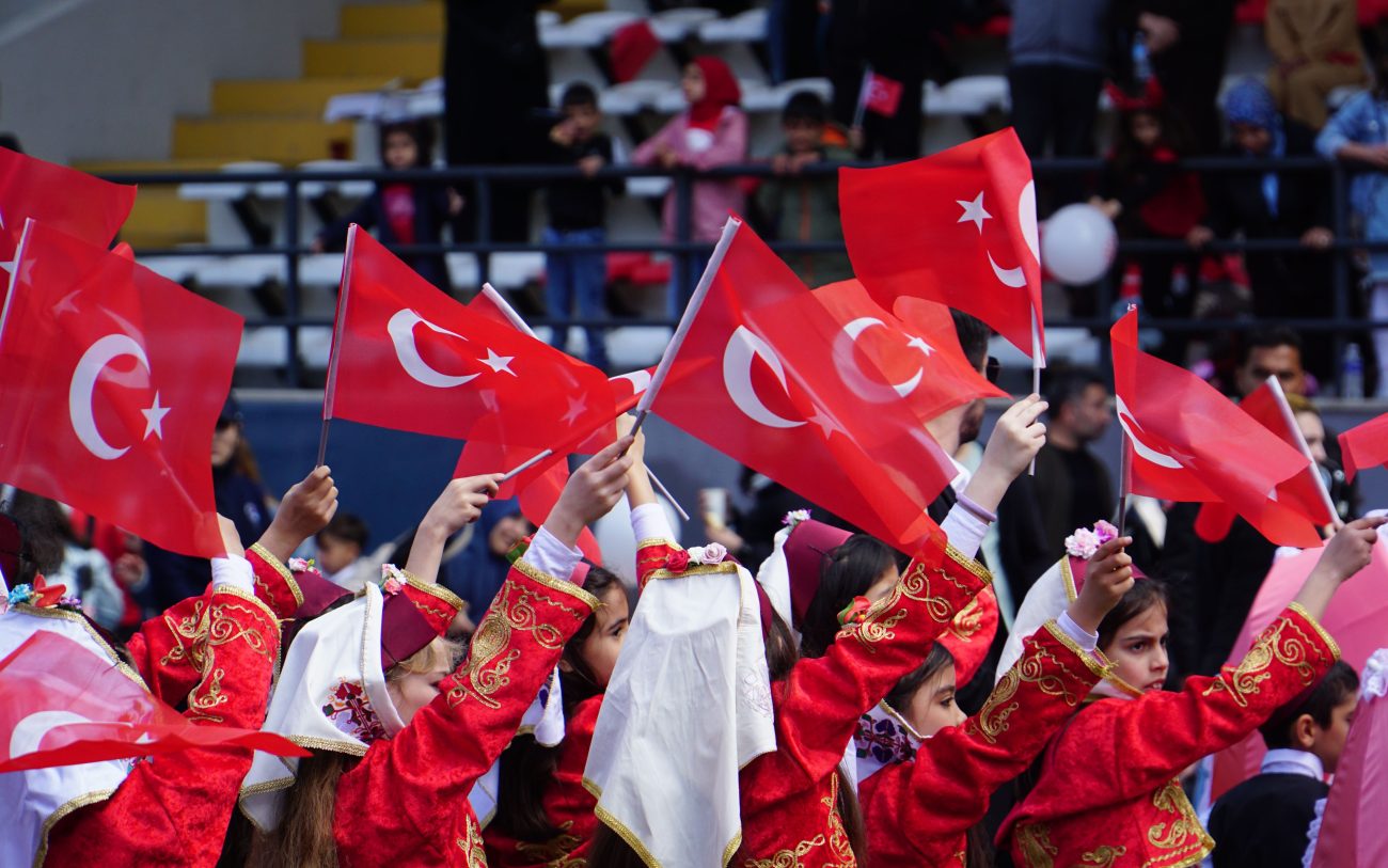 Study in Türkiye – International Students at a Modern Turkish University Campus
